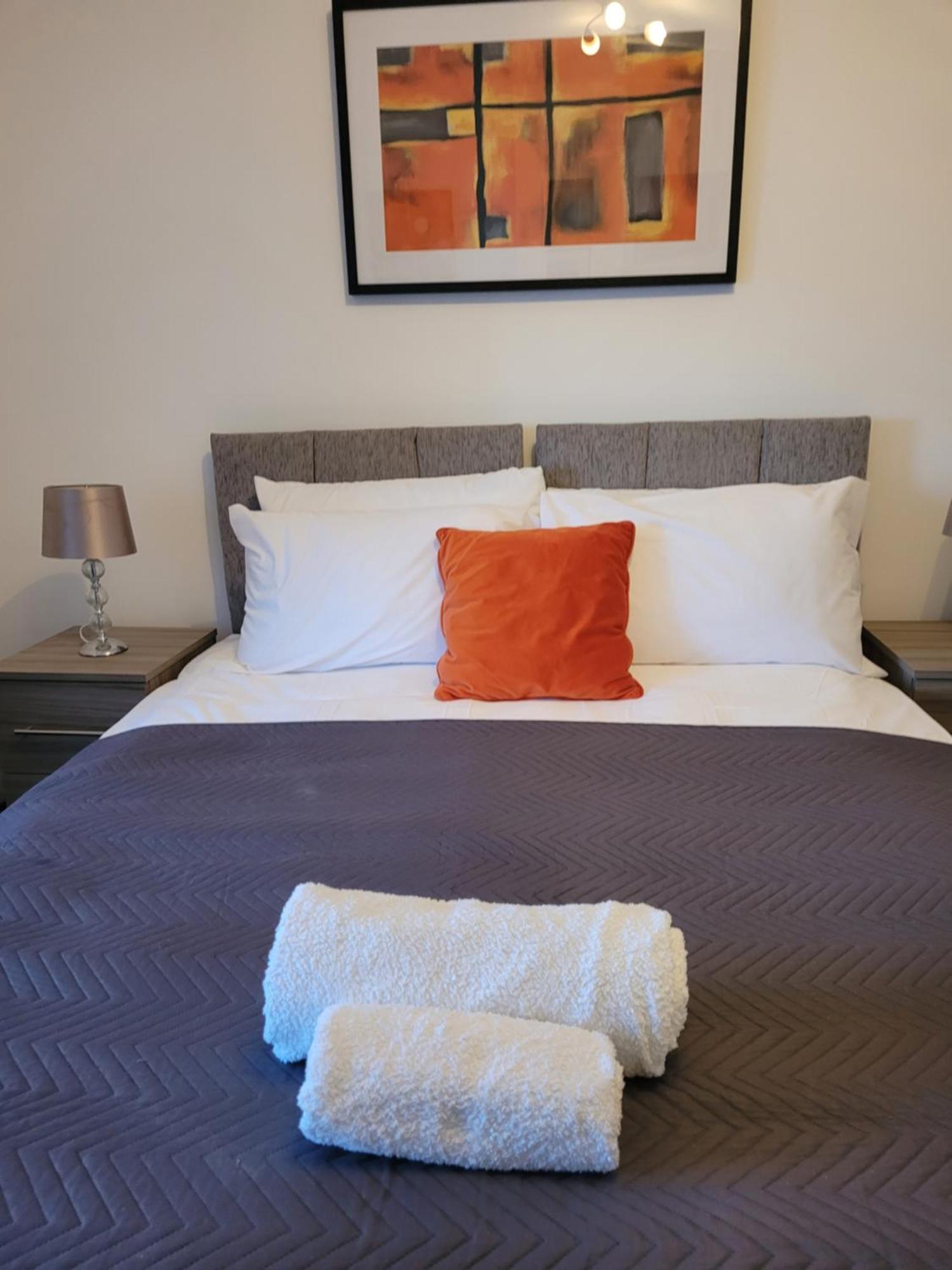 היימל המפסטד Silvertree Lodge - 2 Double Bed Flat With Parking מראה חיצוני תמונה